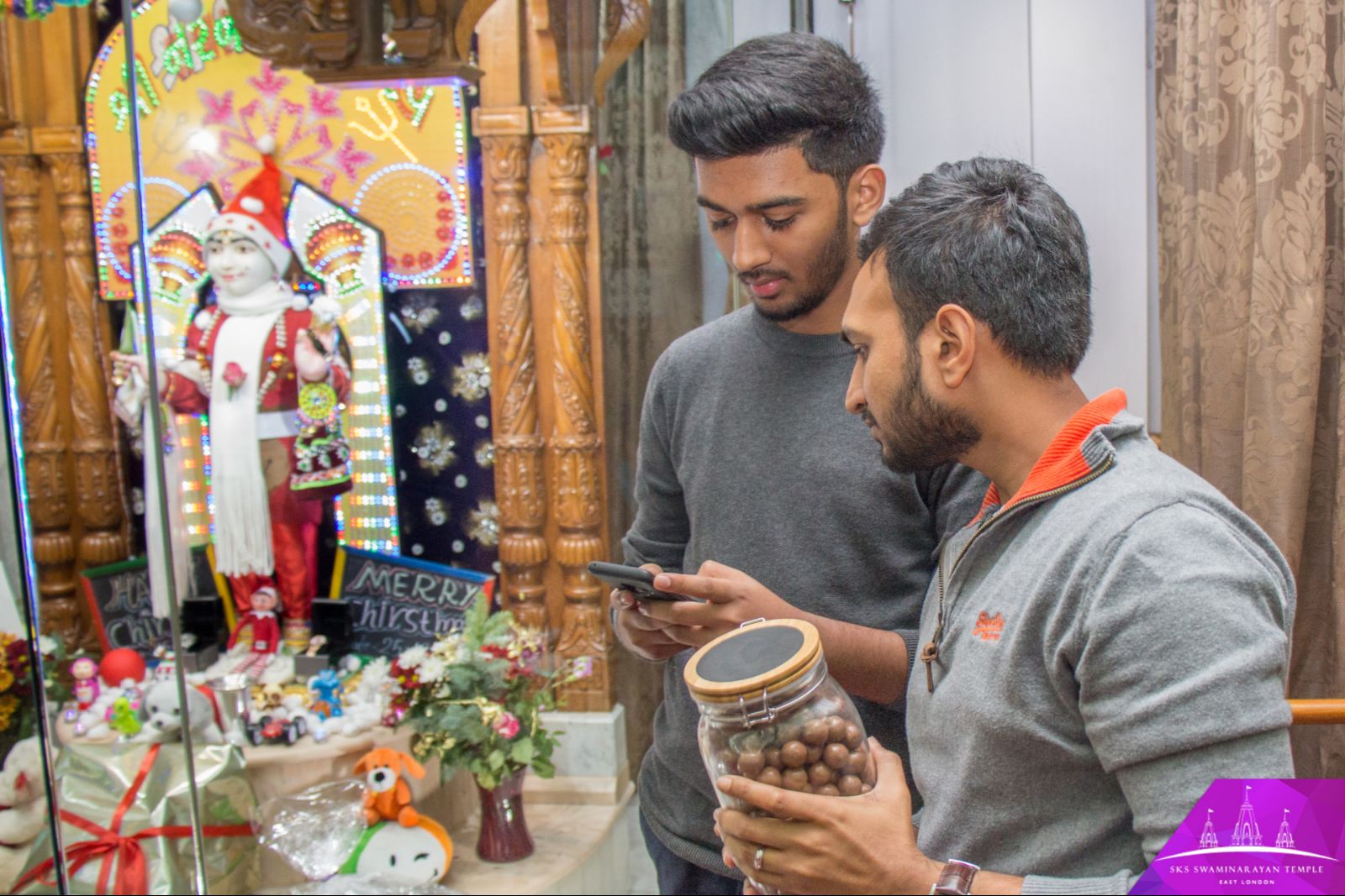 ©1987-2017 SKS Swaminarayan Temple East London